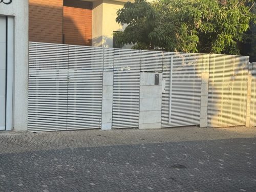 TG12 Aluminum Horizontal Pickets in Vancouver