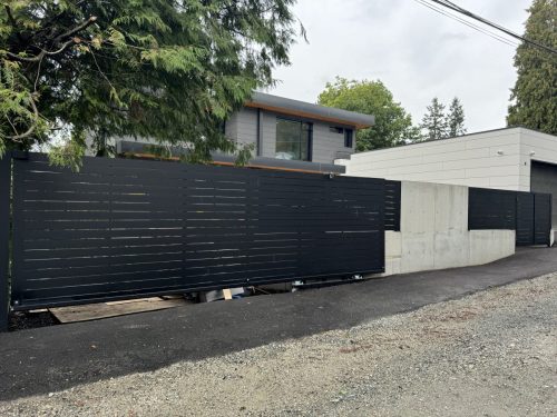 TG15 Aluminum Cantilever Gate Horizontal Tubes in Kerrisdale
