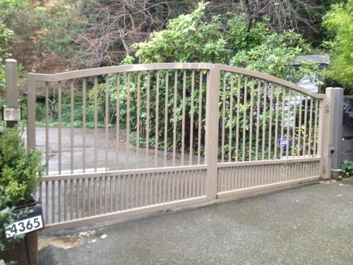TG325 Double swing gate aluminum pickets in Vancouver