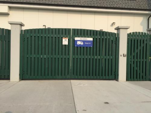 TG349 Double swing gate-Aluminum frame with wood in-fill in Richmond YVR outlet mail