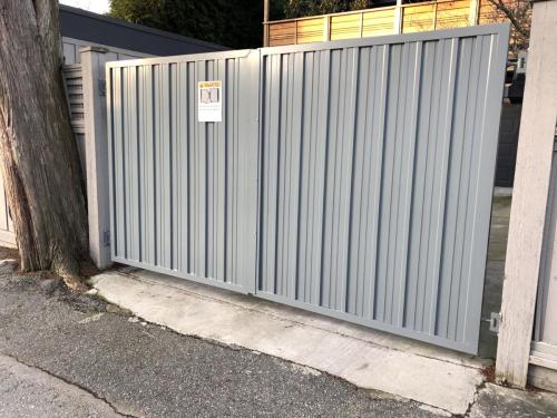 TG544 Double swing gate aluminum privacy panels in Vancouver