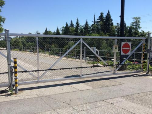 TG579 Cantilever sliding gate-Aluminum frame with Chain-Link in-fill in Burnaby