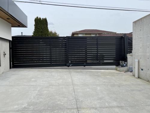 TG627 Residential telescopic cantilever gate in Vancouver