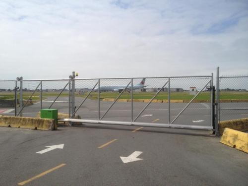 TG677 Cantilever gate-Chain-link infill in Vancouver airport
