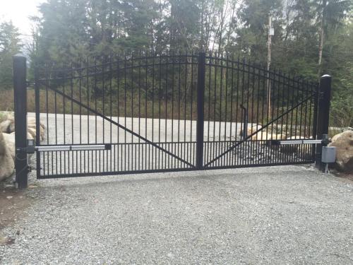 TG724 Double swing gate aluminum pickets in Maple Ridge