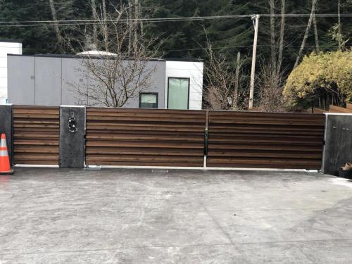 TG728 Double swing gate with in group motors in Vancouver