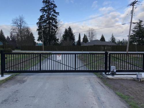 TG765 Residential cantilever aluminum pickets gate in Langley