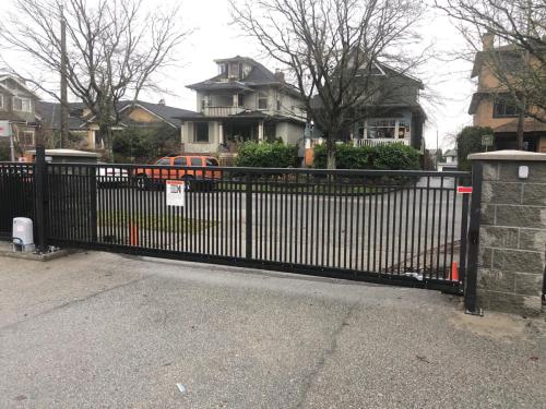 TG774 Aluminum cantilever gate in Vancouver
