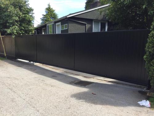 TG934 Cantilever sliding gate aluminum privacy in Vancouver
